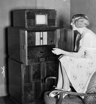 1933  Kombinierter Fernseh- und Rundfunkempfänger der Firma Telefunken.jpg