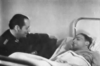 1945. Rudel convaleciente en el hospital de la amputación de su pierna derecha.jpg