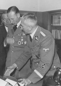 Arthur Nebe_Heydrich.JPG
