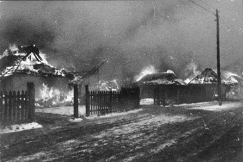 Brennendes russisches Dorf.jpg