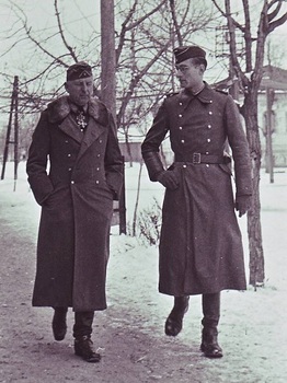 Erich von Manstein & his adjudant Alexander Stahlberg.jpg