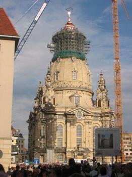Frauenkirche_Dresden_Juni_2004.jpg