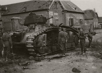 German soldiers and a knocked out french heavy tank Char B1 bis, France 1940.jpg