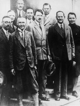 Himmler,Goebbels,Schaub,Göring,Hitler in 1925.jpg