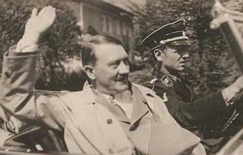 Hitler_in_car_Erich Kempka.jpg