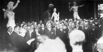 Inauguration à l'orangerie de l'exposition Arno Breker en mai 1942.jpg