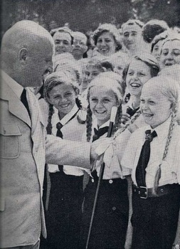 Nazi leaders liked to be photographed with children, as Streicher.jpg