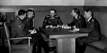 Nebe, Huber, Himmler, Heydrich, Müller.JPG