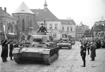 Panzer IV Ausf. A tanks parading in Sudetenland, Germany, Oct 1938.jpg