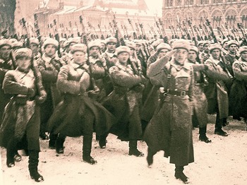 Parade in Moscow in 1941.jpg