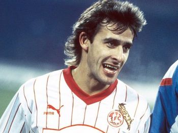 Pierre Littbarski_1.FC Köln_1985.jpg