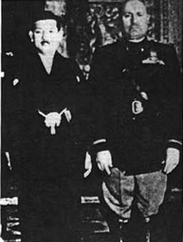 Sasakawa with Mussolini.jpg