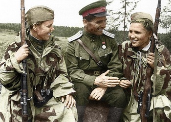 Soviet sniper's in Kursk 1943.jpg