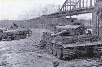 Tiger I at the Arnhem Bridge.JPG