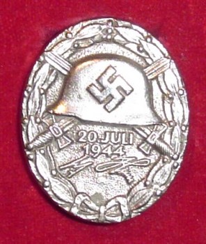 Verwundetenabzeichen 1944.jpg