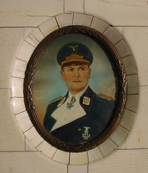 Wonderful Porcelain Plaque Depicting Hermann Göring in Uniform.jpg
