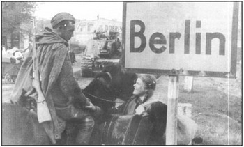 german-women-mass-rape-berlin-1945-ww2-russian-soldiers-001.jpg