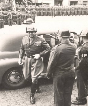 patton getting out of car.jpg